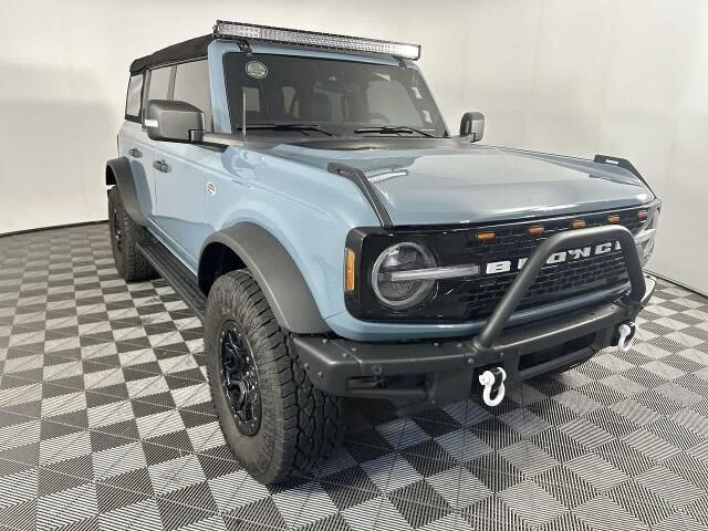 2023 Ford Bronco Base Advanced — photo 1 of 13