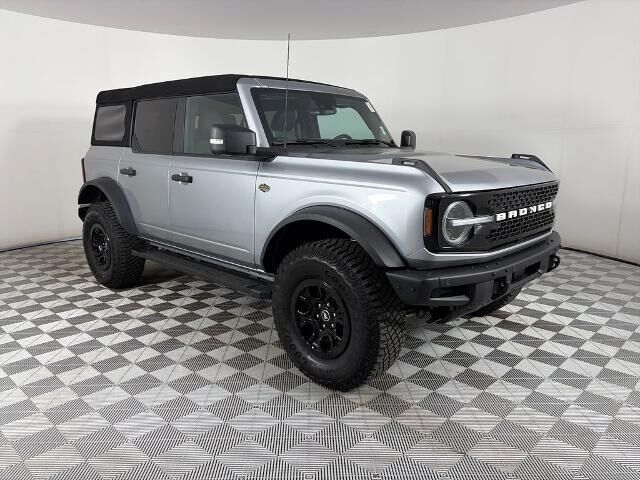 2023 Ford Bronco Base Advanced — photo 1 of 13
