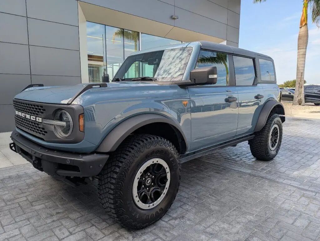 2022 Ford Bronco Base Advanced — photo 1 of 13