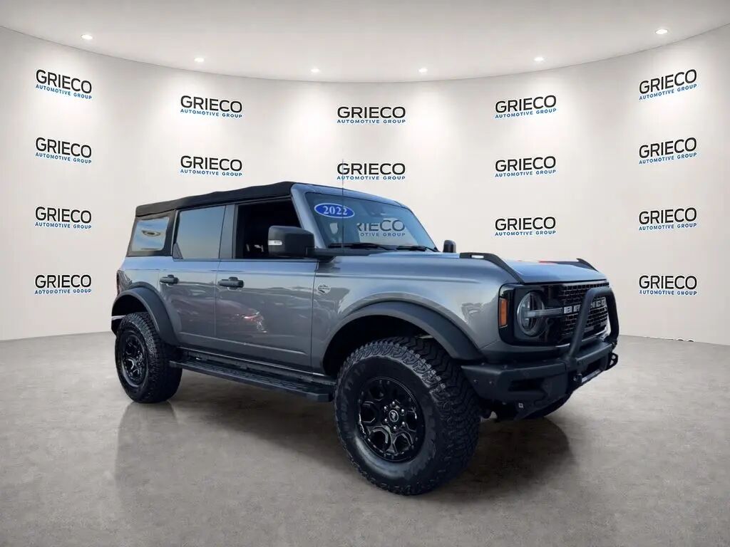 2022 Ford Bronco Base Advanced — photo 1 of 13