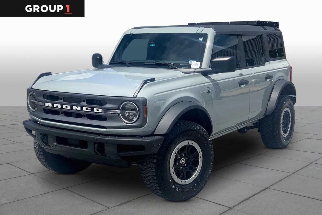 2023 Ford Bronco Base Advanced — photo 1 of 3