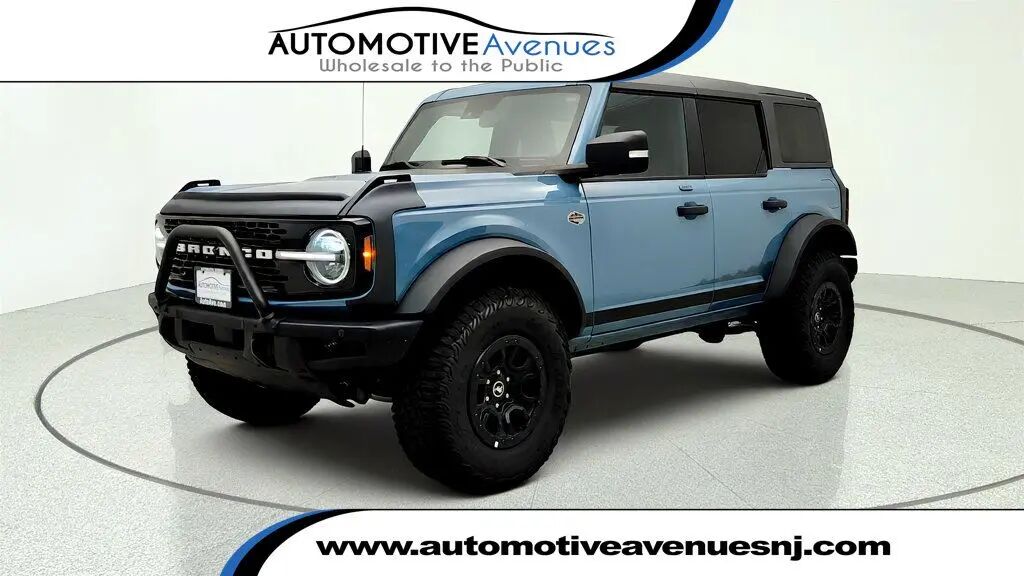 2023 Ford Bronco Base Advanced — photo 1 of 13