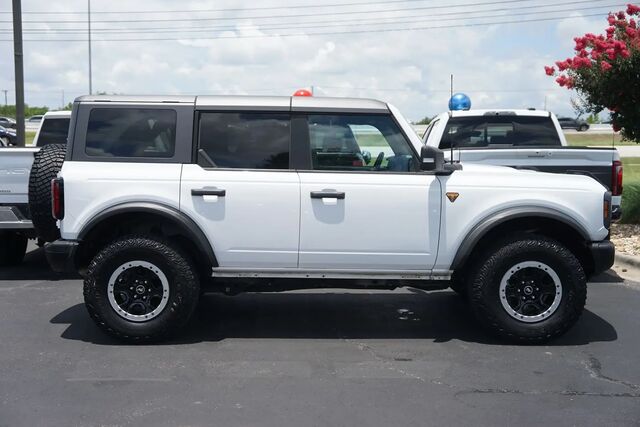 2023 Ford Bronco Base Advanced — photo 1 of 9
