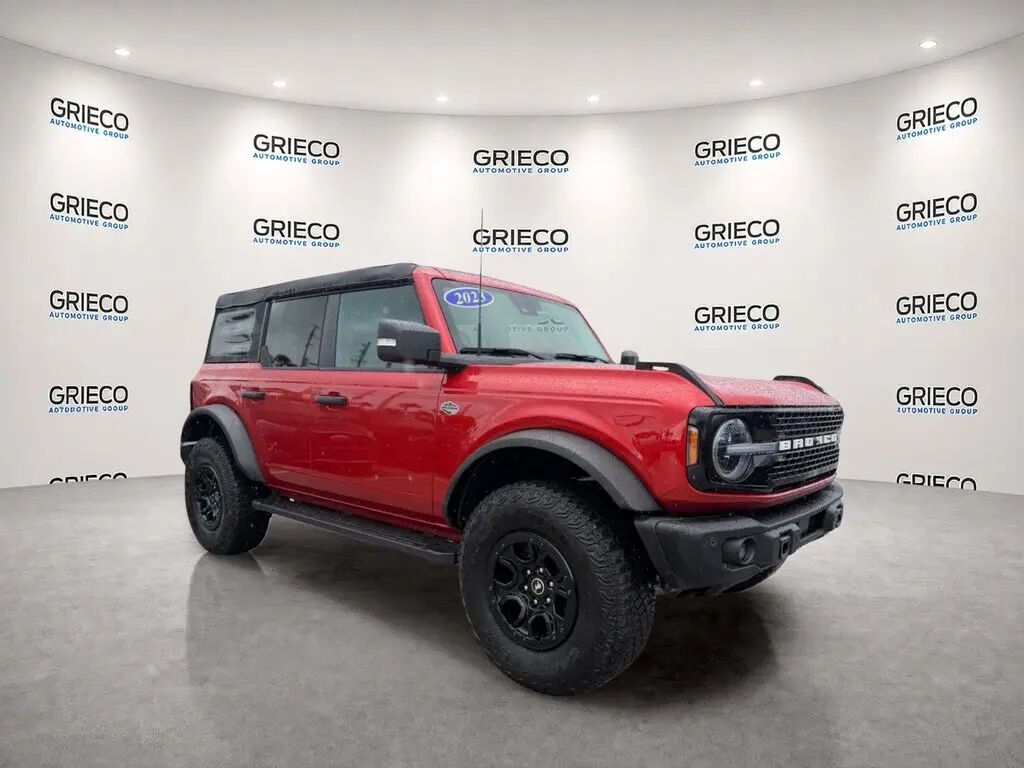 2023 Ford Bronco Base Advanced — photo 1 of 13