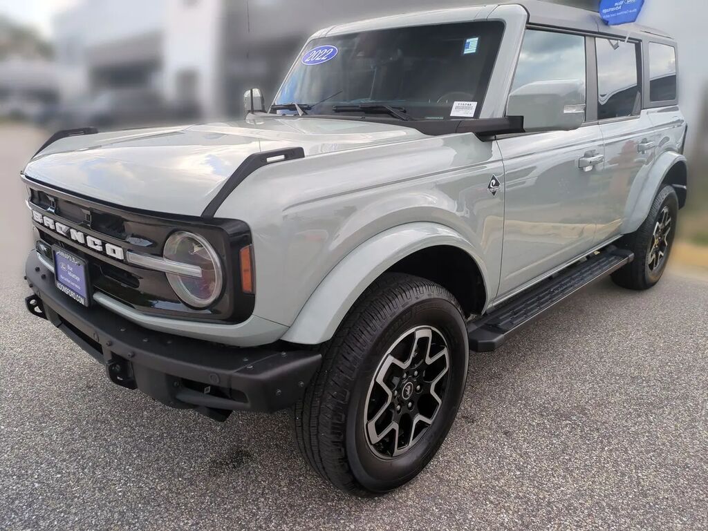 2022 Ford Bronco Base Advanced — photo 1 of 13