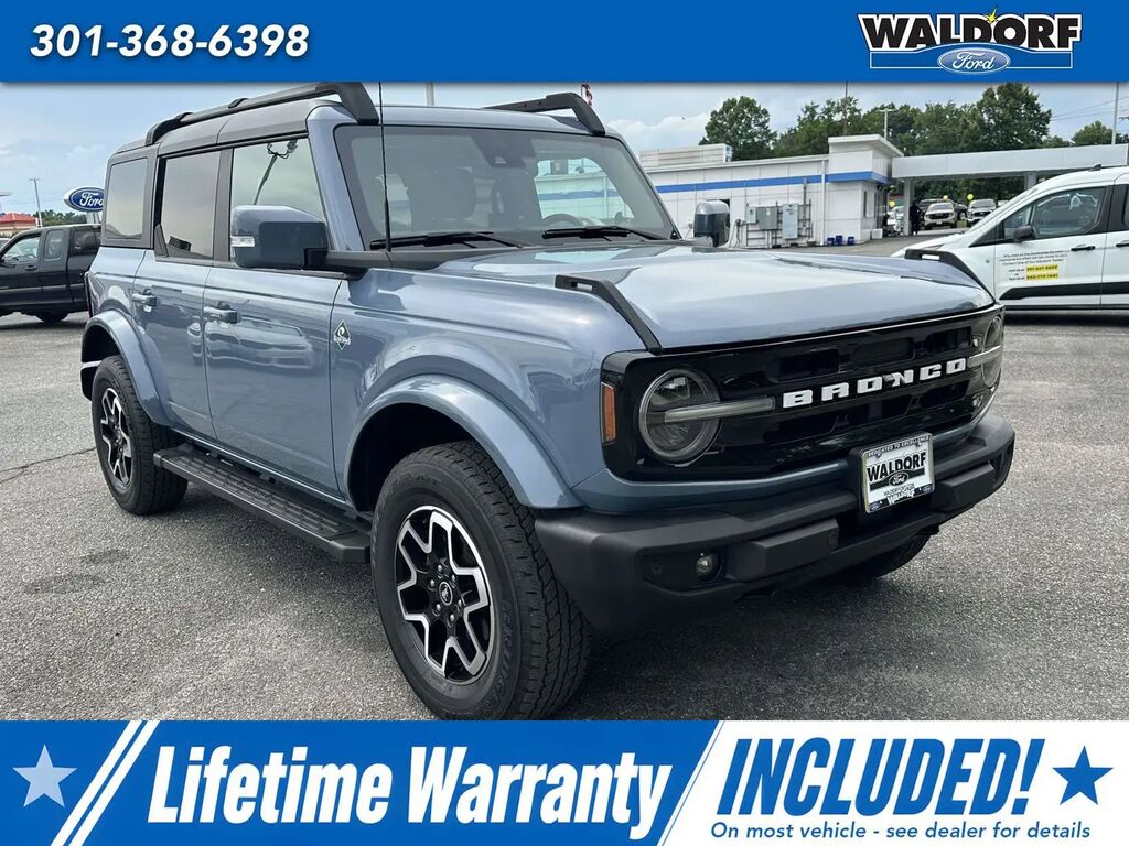 2023 Ford Bronco Base Advanced — photo 1 of 13