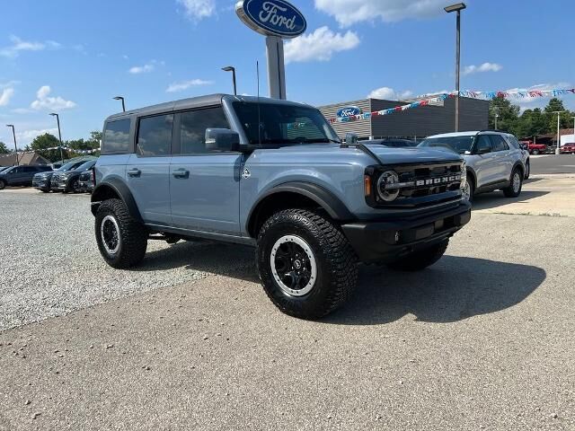 2023 Ford Bronco Base Advanced