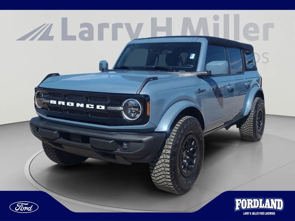 2023 Ford Bronco Base Advanced — photo 1 of 13