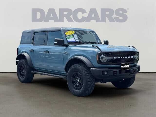 2023 Ford Bronco Base Advanced — photo 1 of 13