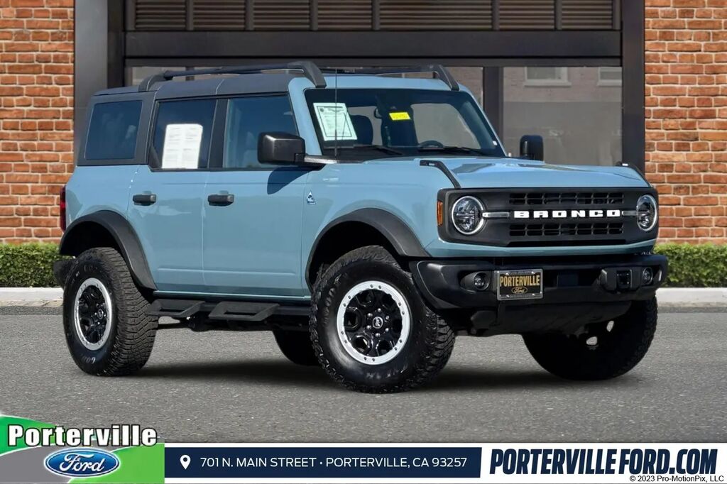 2023 Ford Bronco Outer Banks Advanced — photo 1 of 10