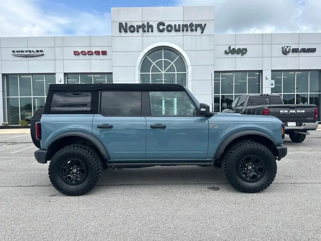2023 Ford Bronco Base Advanced — photo 1 of 13