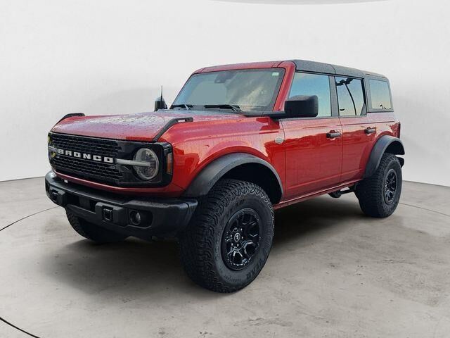 2023 Ford Bronco Base Advanced — photo 1 of 13