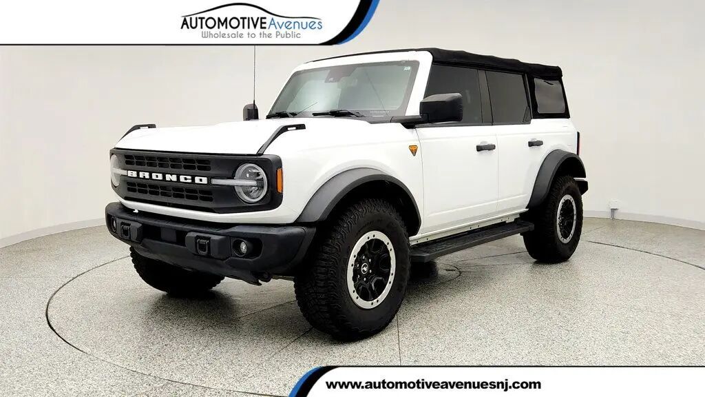 2022 Ford Bronco Base Advanced — photo 1 of 13