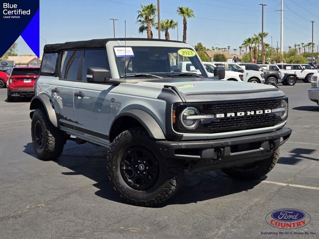 2023 Ford Bronco Base Advanced — photo 1 of 1