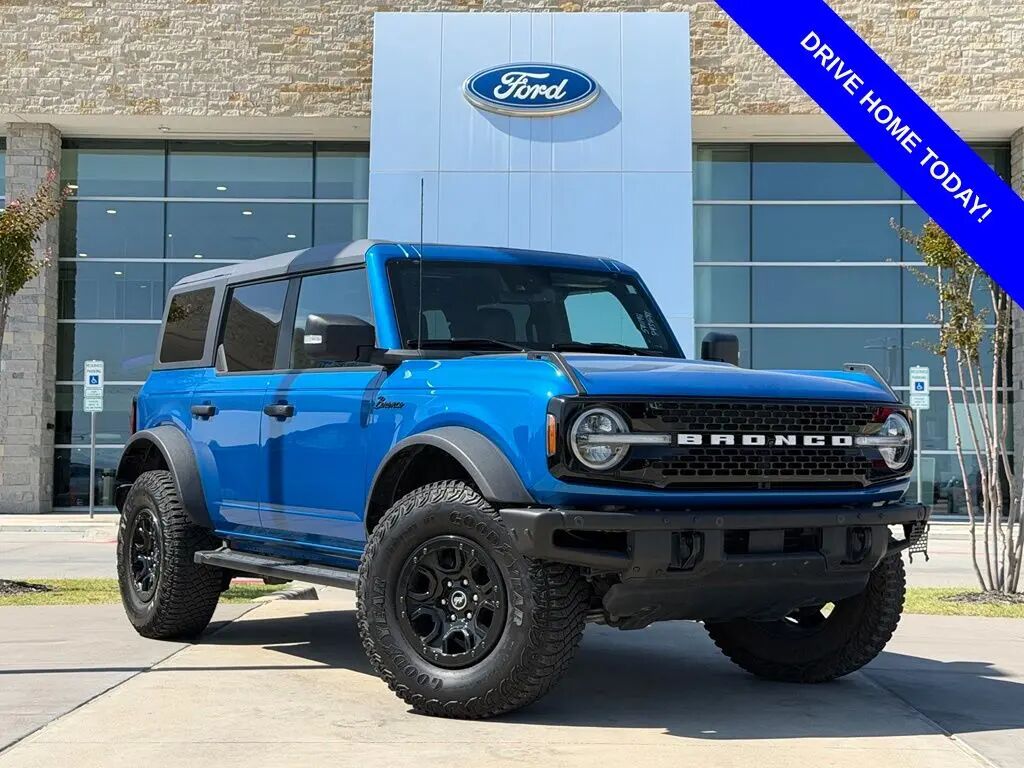 2023 Ford Bronco Base Advanced — photo 1 of 19