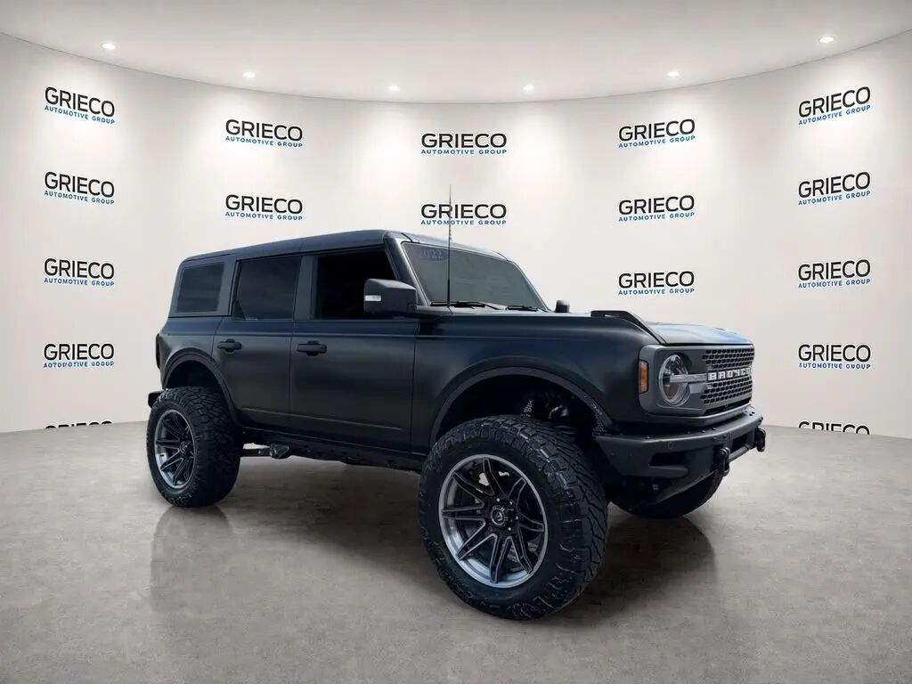 2022 Ford Bronco Base Advanced — photo 1 of 13