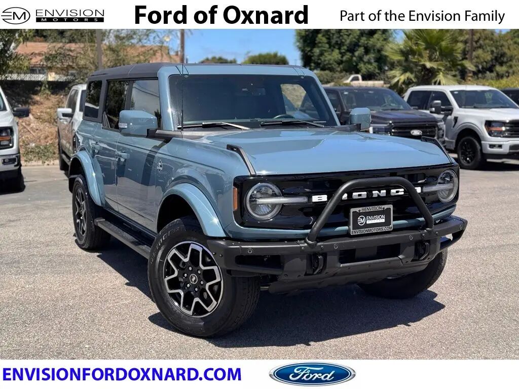 2023 Ford Bronco Black Diamond Advanced — photo 1 of 13