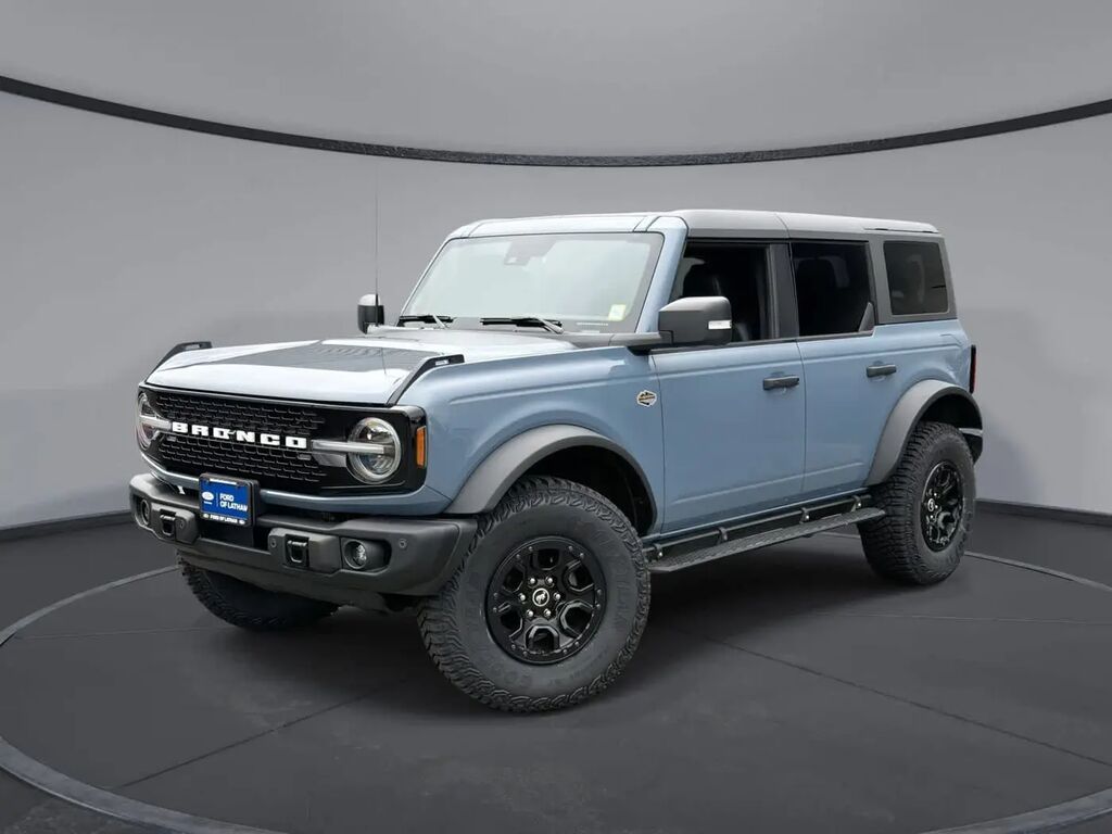 2023 Ford Bronco Base Advanced — photo 1 of 13