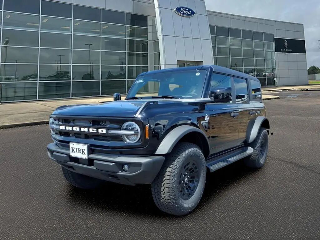 2026 Ford Bronco Outer Banks — photo 1 of 13