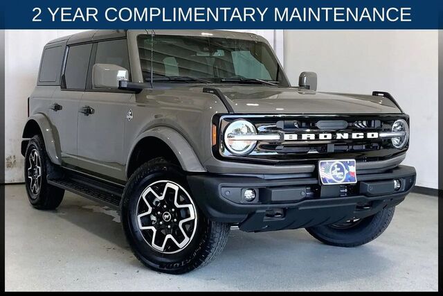 2026 Ford Bronco Outer Banks
