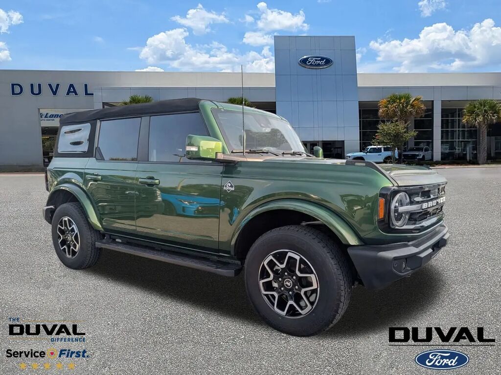 2024 Ford Bronco Outer Banks — photo 1 of 13
