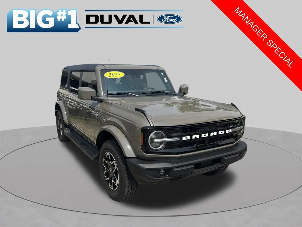 2025 Ford Bronco Outer Banks — photo 1 of 13
