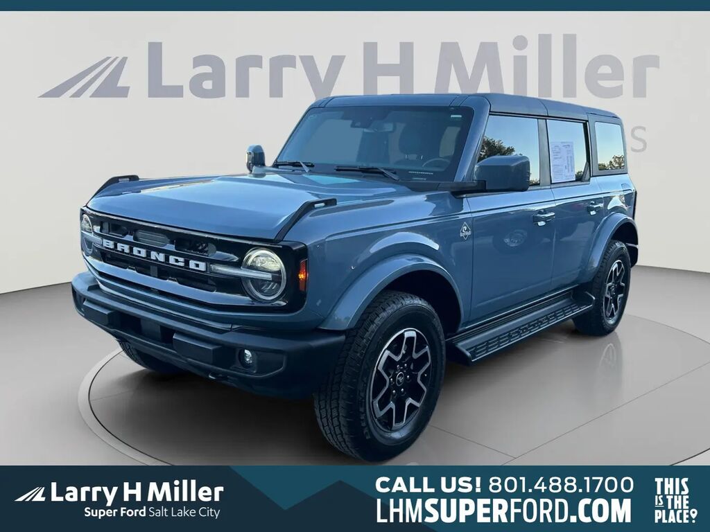 2025 Ford Bronco Outer Banks — photo 1 of 13