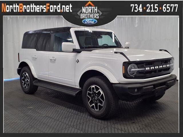 2025 Ford Bronco Outer Banks