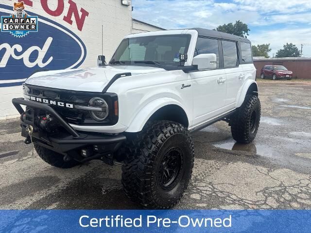 2025 Ford Bronco Outer Banks