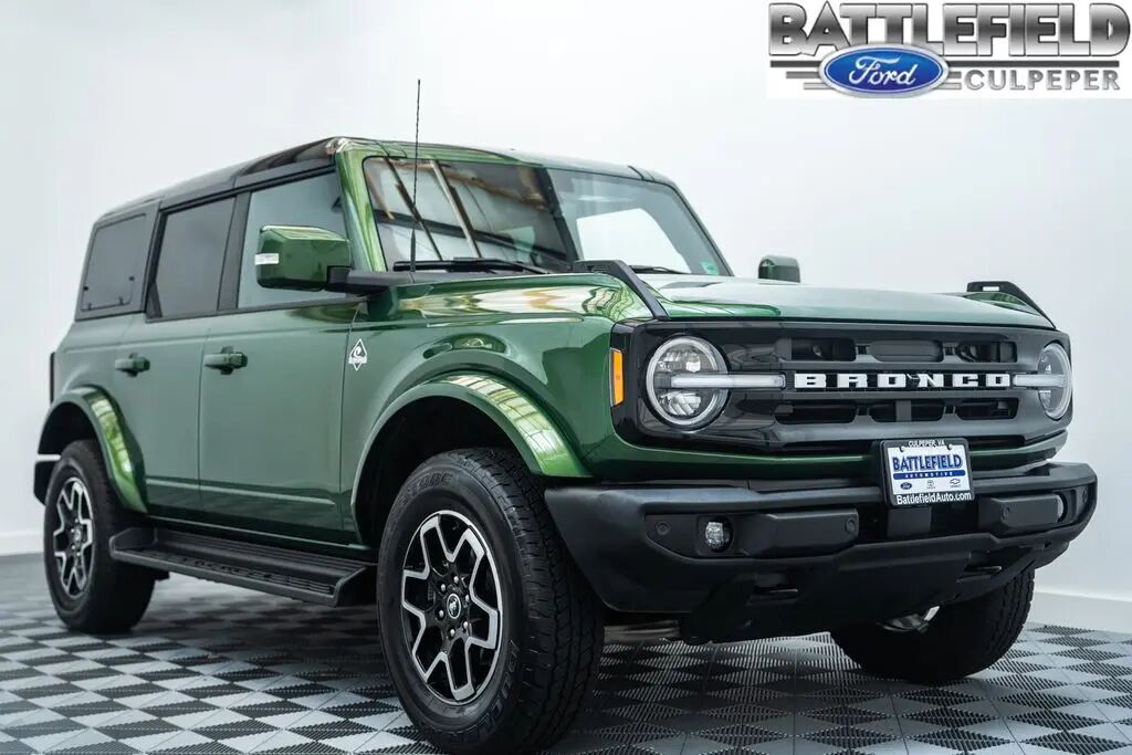 2025 Ford Bronco Outer Banks — photo 1 of 14