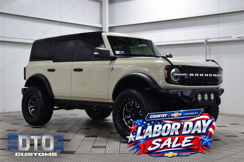 2025 Ford Bronco Outer Banks — photo 1 of 11