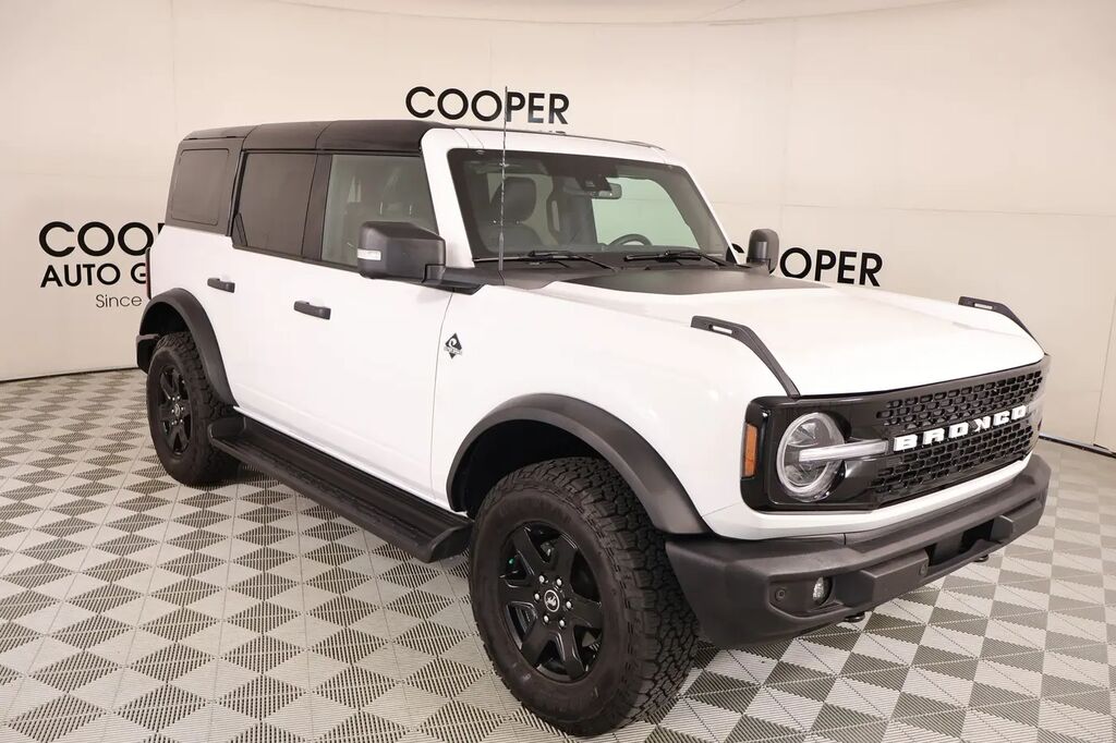 2025 Ford Bronco Outer Banks — photo 1 of 13
