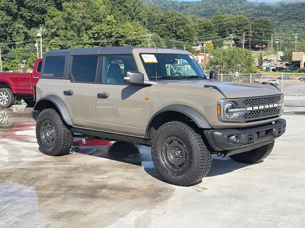 2025 Ford Bronco Badlands — photo 1 of 13