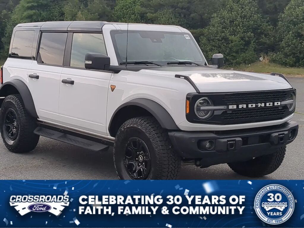 2025 Ford Bronco Badlands — photo 1 of 13