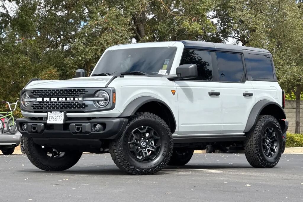 2026 Ford Bronco Badlands — photo 1 of 13