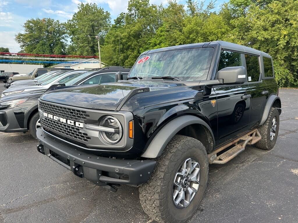 2024 Ford Bronco Badlands — photo 1 of 1