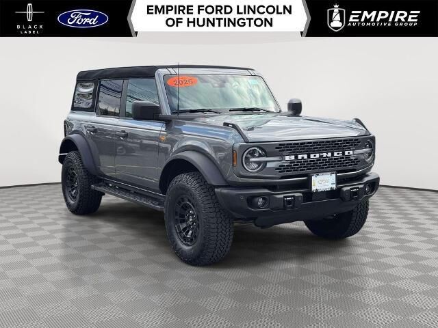 2026 Ford Bronco Badlands — photo 1 of 13