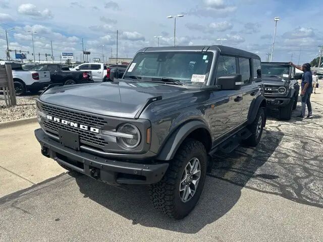 2024 Ford Bronco Badlands — photo 1 of 8