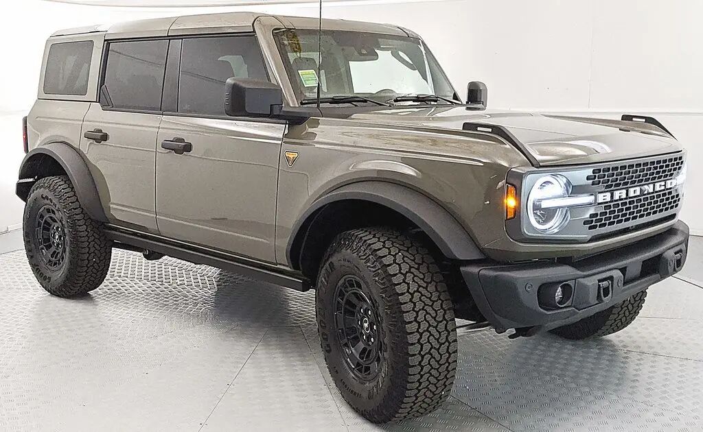 2026 Ford Bronco Badlands — photo 1 of 26