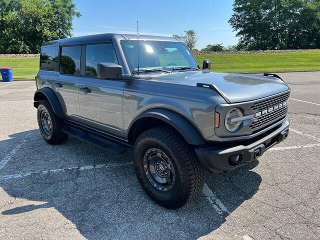2025 Ford Bronco Badlands — photo 1 of 13
