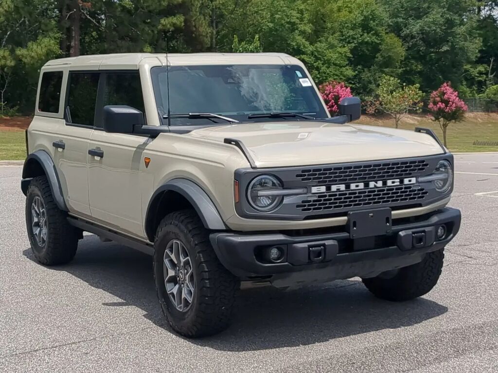 2025 Ford Bronco Badlands — photo 1 of 13