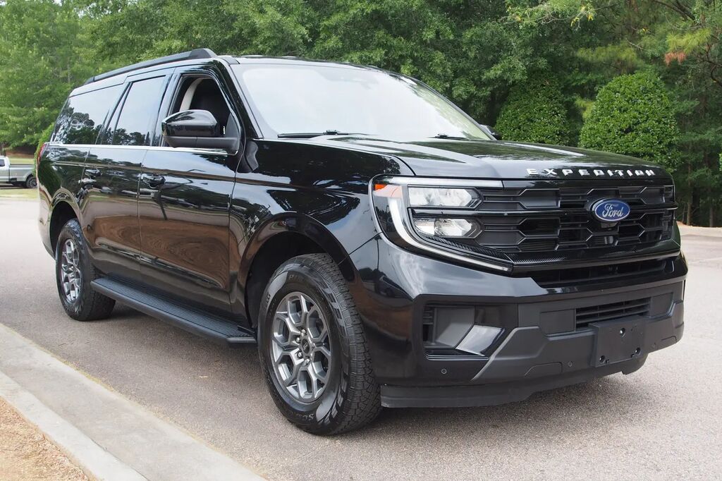 2025 Ford Expedition MAX Active — photo 1 of 13