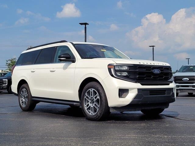 2025 Ford Expedition MAX Active — photo 1 of 3