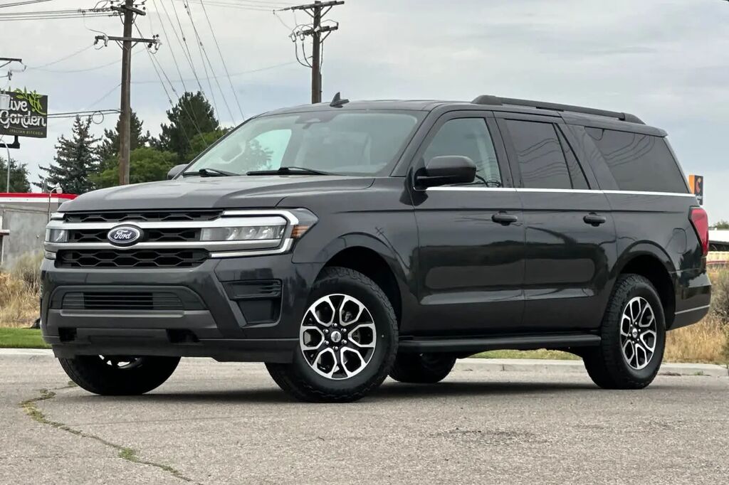 2023 Ford Expedition MAX XLT — photo 1 of 13