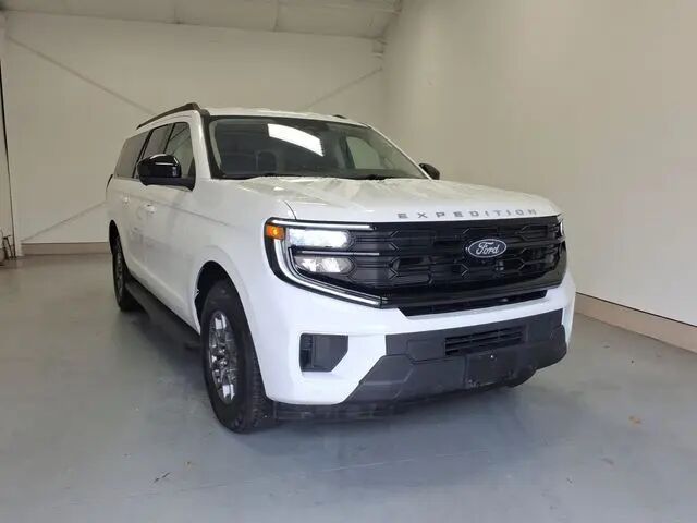 2025 Ford Expedition MAX Active — photo 1 of 1