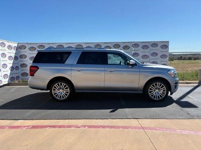 2023 Ford Expedition MAX Platinum — photo 1 of 13