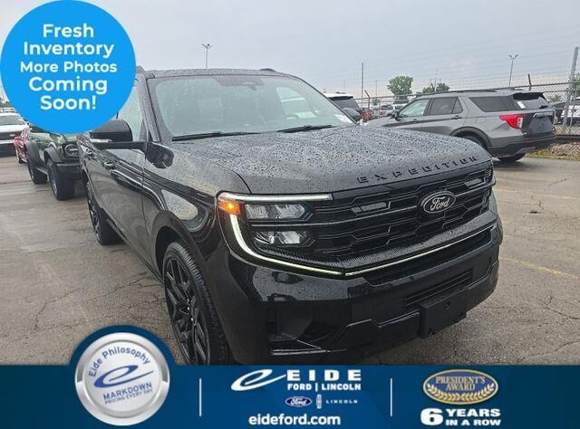2026 Ford Expedition MAX Platinum — photo 1 of 12