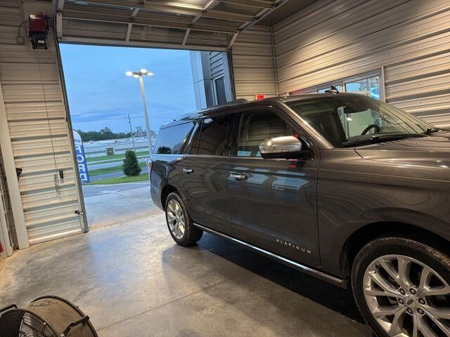 2018 Ford Expedition MAX Platinum — photo 1 of 2