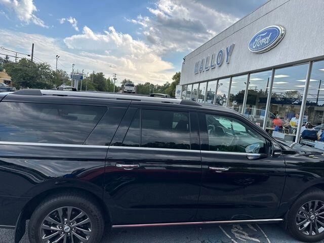 2021 Ford Expedition MAX Limited — photo 1 of 1