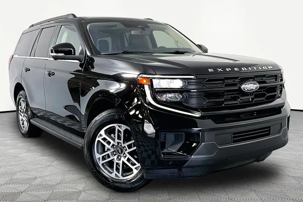 2025 Ford Expedition Active — photo 1 of 13